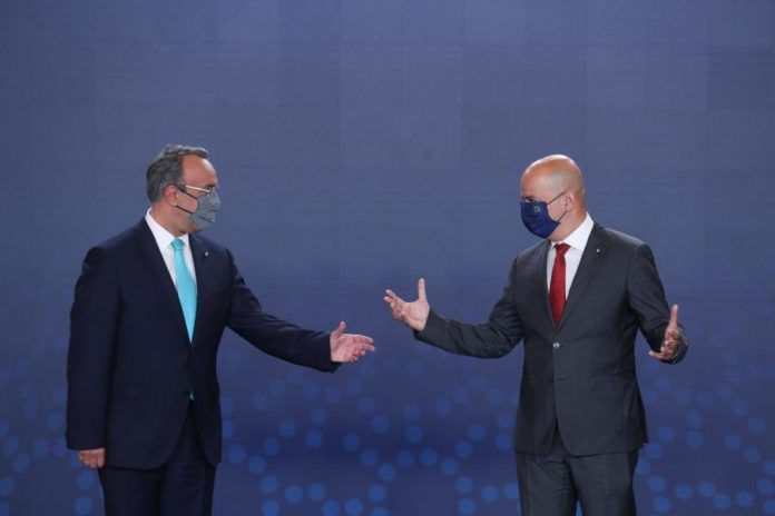 31768658.JPG