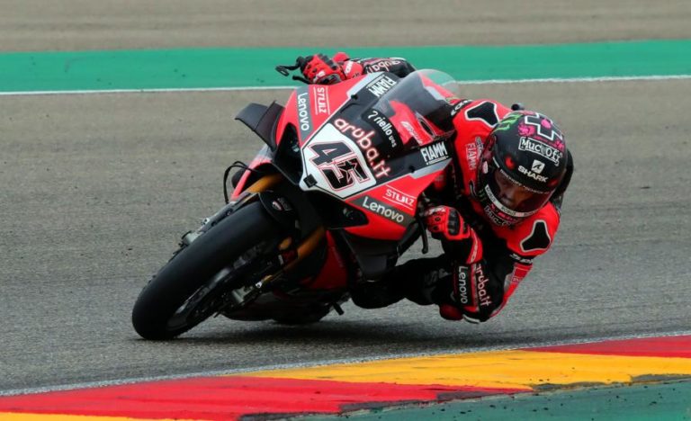 Piloto britânico Scott Redding vence primeira corrida de Superbikes no Estoril