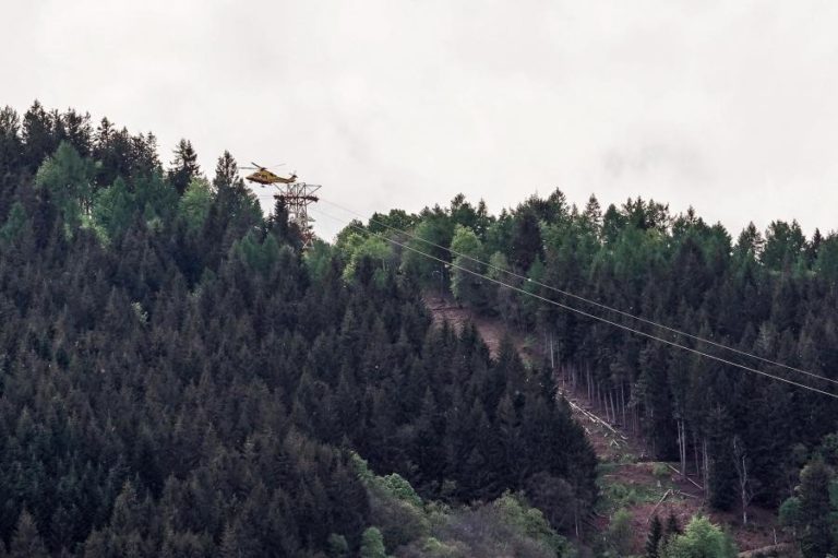 Treze mortos e dois feridos graves em queda de teleférico em Itália
