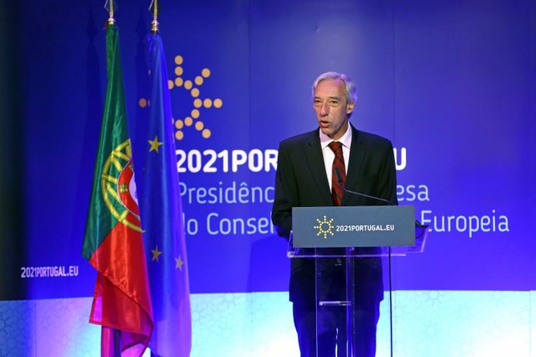 UE/Presidência: Ministros debatem relações UE-NATO, Moçambique e instabilidade no Mali
