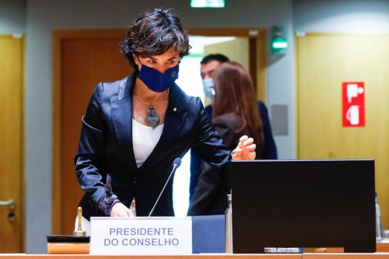 UE/Presidência: Ministra não atira “a toalha ao chão” e retoma trabalhos para fechar PAC em junho