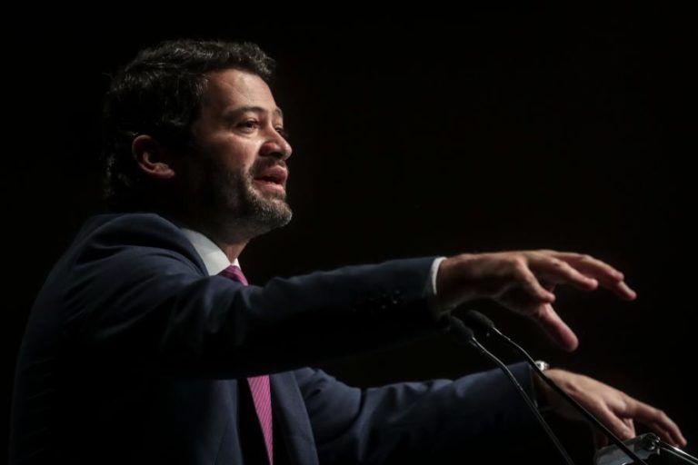 Chega critica “milhões” gastos em carros, tapetes e vinho para presidência da UE