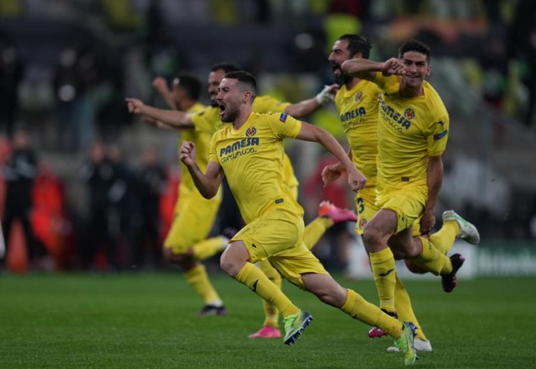 Villarreal vence Manchester United e conquista Liga Europa de futebol
