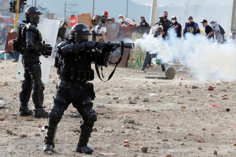 Pelo menos 59 mortos num mês de protestos na Colômbia — ONG
