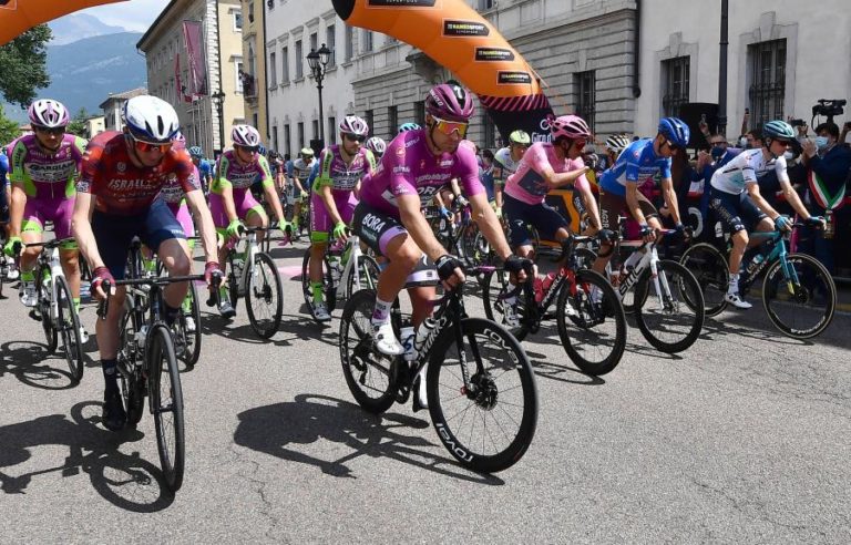 Giro: Prémios da 19.ª etapa entregues às vítimas do acidente de teleférico