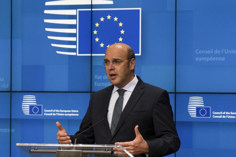 UE/Presidência: Portugal tem que assegurar entrada de turistas em segurança – Siza Vieira