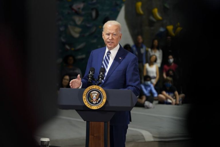 Biden promete dizer a Putin que não o deixará violar os direitos humanos