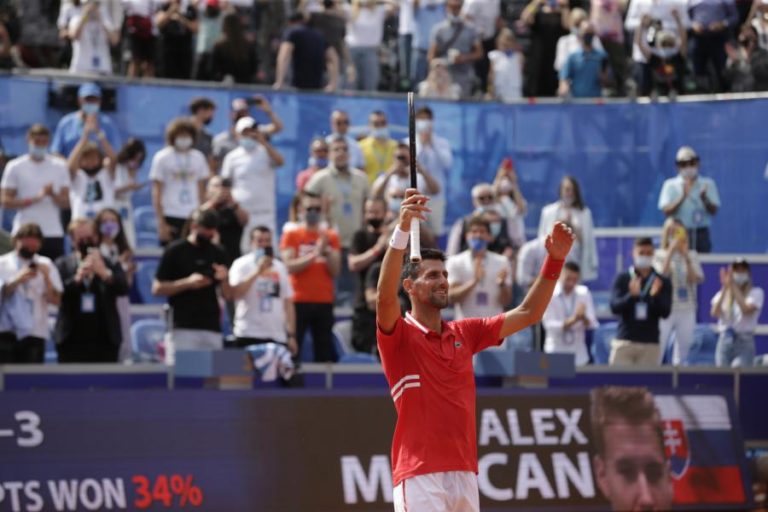 Novak Djokovic vence Open de Belgrado na antecâmara de Roland Garros