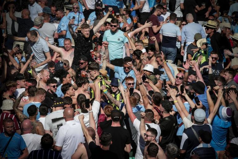 Líder do CDS-PP antecipa “consequências imprevisíveis” e pede “cartão vermelho” para Cabrita