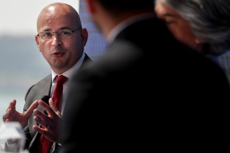 Ministro das Finanças reitera que economia pode crescer mais que previsto em 2021