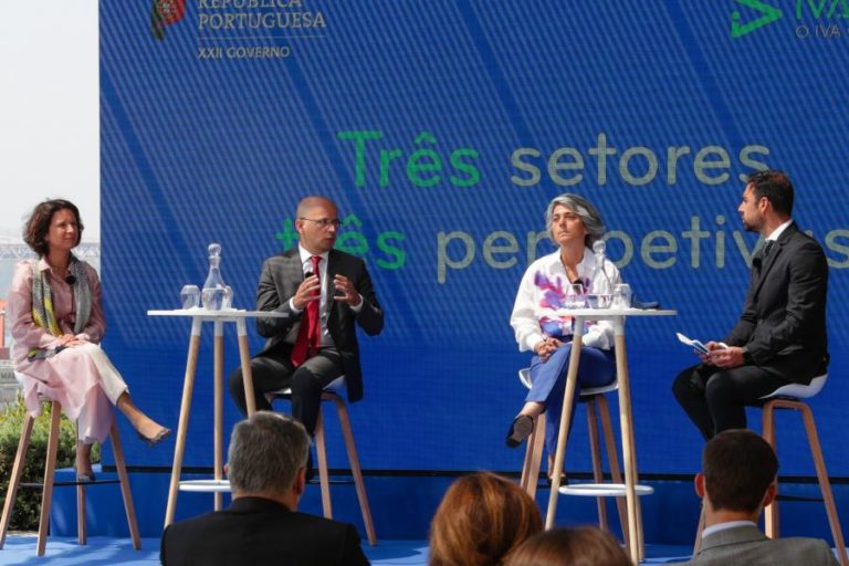 AT não vai aceder a dados dos contribuintes com IVAucher – Governo