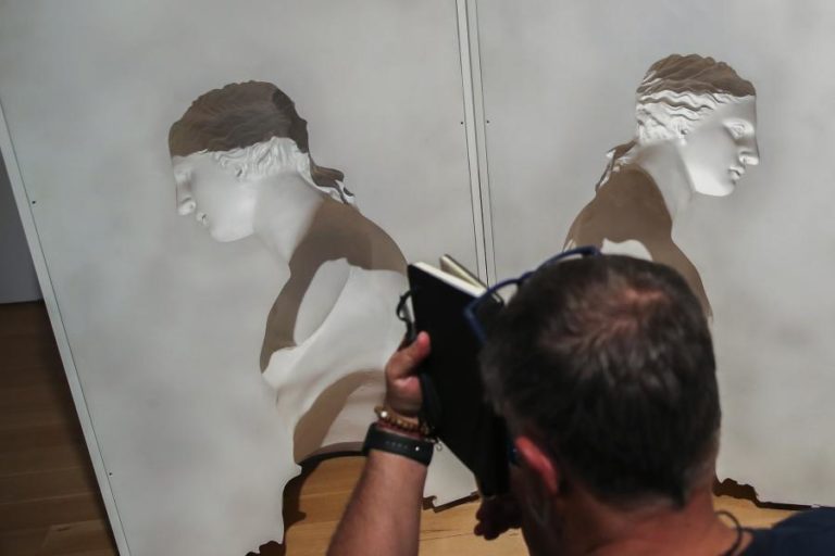 Exposição com 200 obras de 40 artistas portuguesas contraria ausência na História da arte
