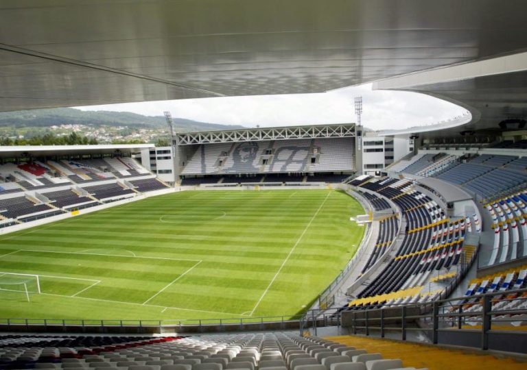 Vitória de Guimarães anuncia mais dois jogos à porta fechada e vai recorrer
