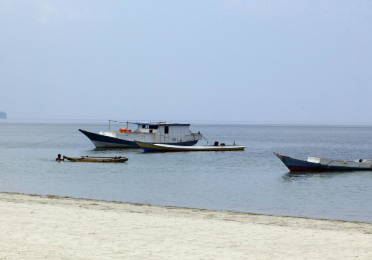 Embarcação com “sete ou oito” passageiros desaparecido entre Díli e Ataúro