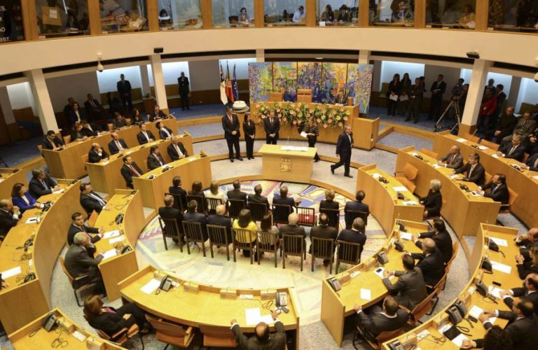 Presidente do parlamento açoriano reconhece falta de profissionais em hospital
