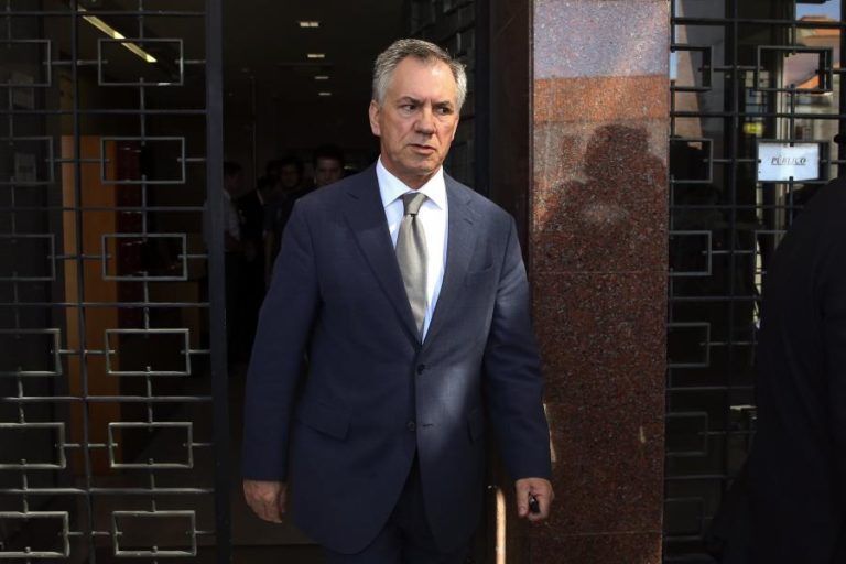 Armando Vara saiu em precária da prisão e estará presente em julgamento na quarta-feira