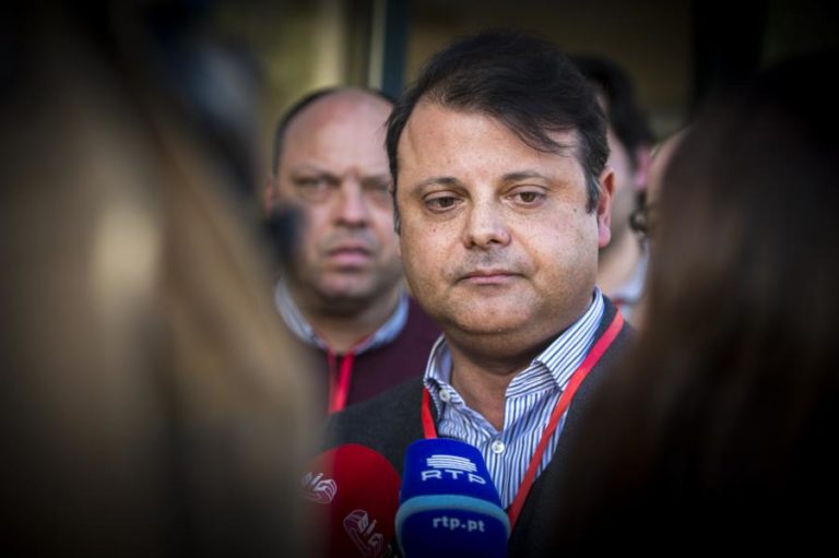 PS/Congresso: Daniel Adrião surpreso com eventual adiamento diz que competência é da Comissão Nacional
