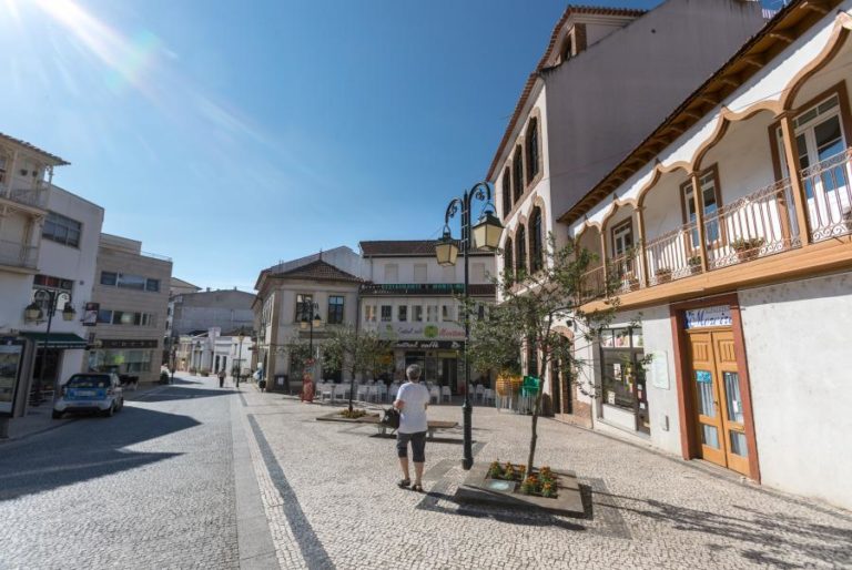 Prisão preventiva para dupla que furtava carros e casas em Macedo de Cavaleiros