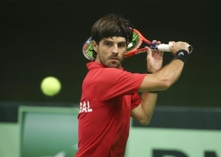 Gastão Elias atinge os quartos de final do ‘challenger’ de Forli em ténis