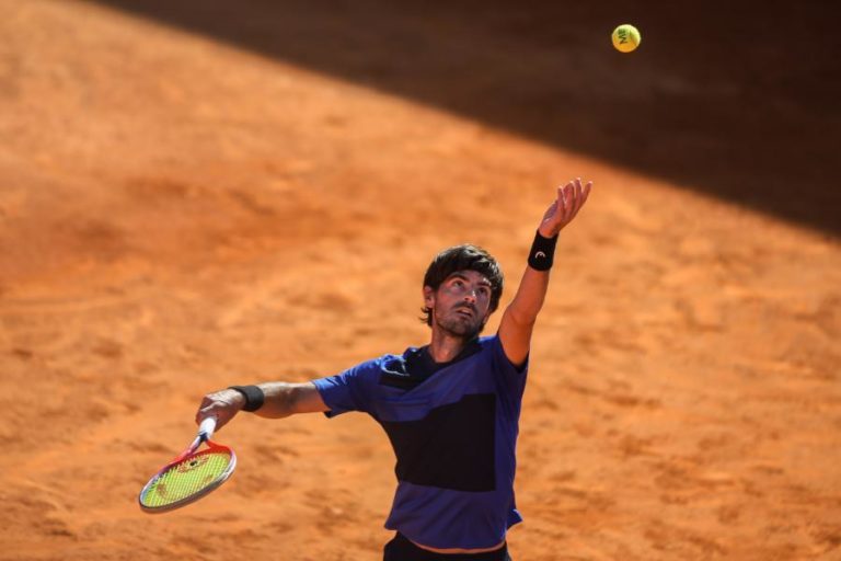 Tenista Gastão Elias ‘arranca’ triunfo na estreia no ‘challenger’ 7 de Biella