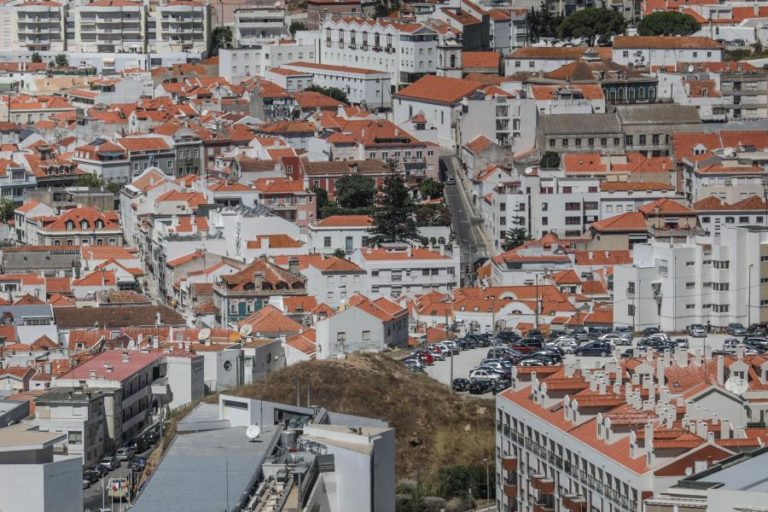 Covid-19: Sesimbra com regras mais restritivas por ser o único em risco muito elevado – Governo
