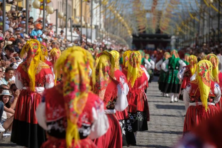 Covid-19: Festas populares continuam suspensas em julho e agosto