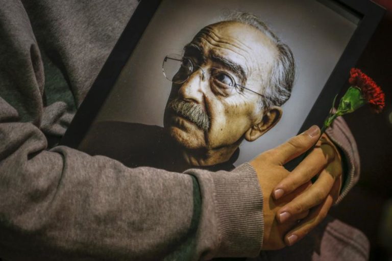 Espólio de José Mário Branco foi cedido à Universidade Nova e haverá uma fundação