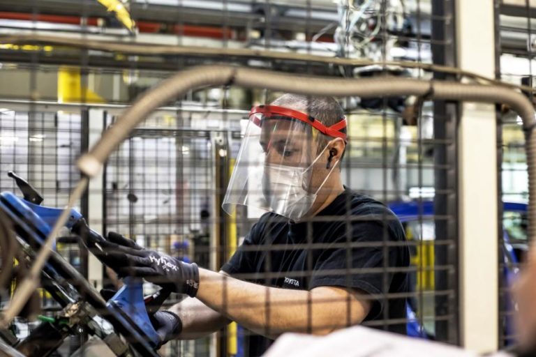 Produção industrial sobe cerca de 39% na zona euro e UE em abril