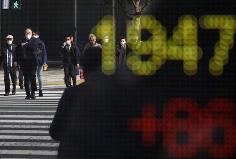 Bolsa de Tóquio fecha a perder 0,93%