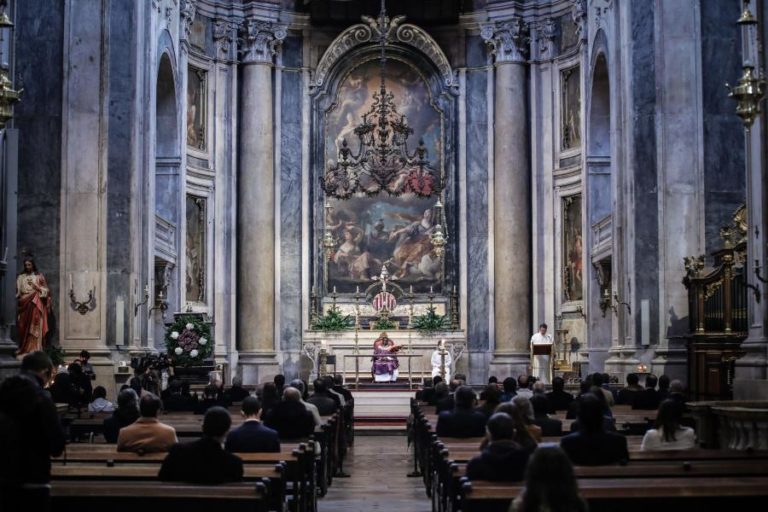 Óbito/António Torrado: Cerimónias fúnebres têm início domingo na Basílica da Estrela