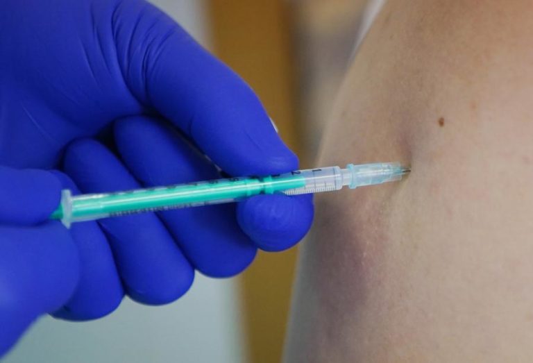 Covid-19: Governo e `task force´ avaliam “forma mais rápida” de vacinar imigrantes ilegais