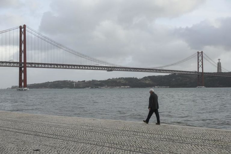 Covid-19: Quatro em cada 10 portugueses acharam o segundo confinamento mais difícil