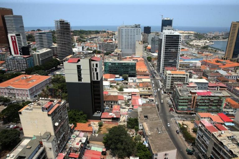 Angola precisa de cidadãos “com perfil científico” para enfrentar os atuais desafios — ministro