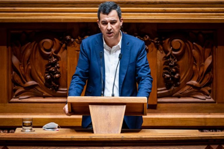 LC: PAN responsabiliza Governo e Câmara do Porto por “forrobodó” dos adeptos