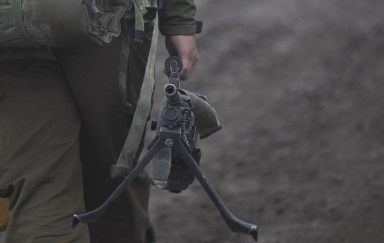 Dez anos de guerra fizeram quase meio milhão de mortos na Síria – ONG