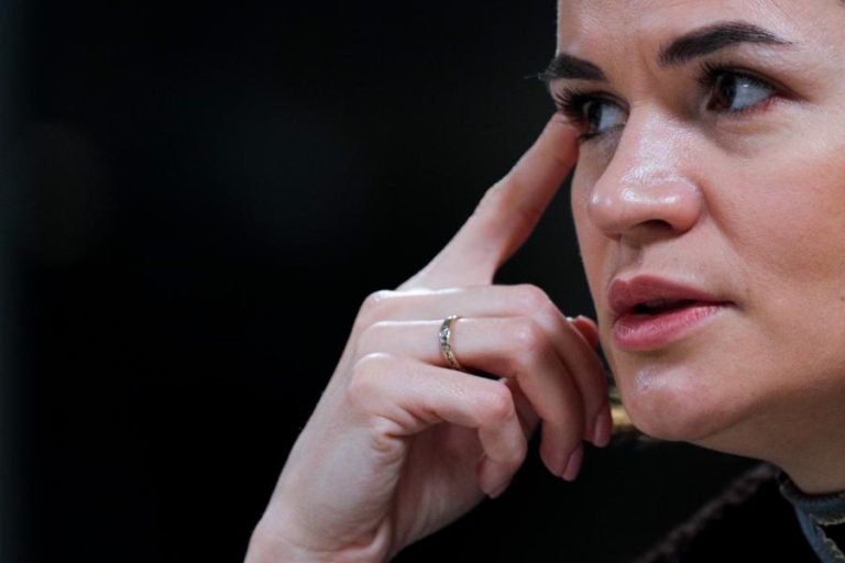 Oposição bielorrussa congratula-se com sanções “poderosas” contra Lukashenko