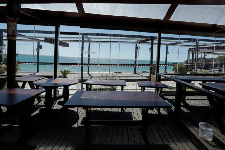 Covid-19: Horários da restauração e comércio recuam em Lisboa e Albufeira