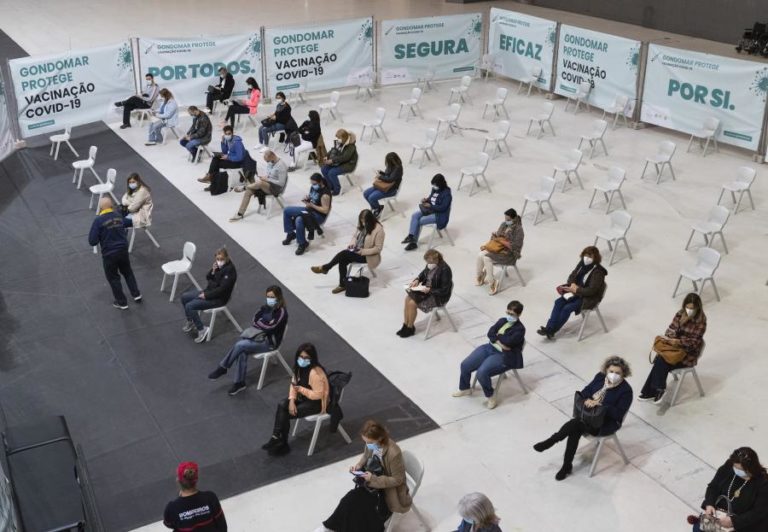 Covid-19: Um em cada cinco portugueses com vacinação completa
