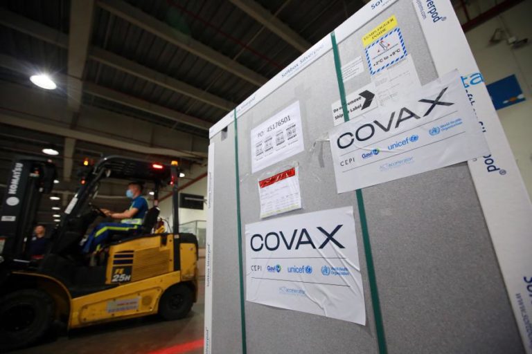 Covid-19: EUA doam 80 milhões de doses de vacinas, 75% para a Covax