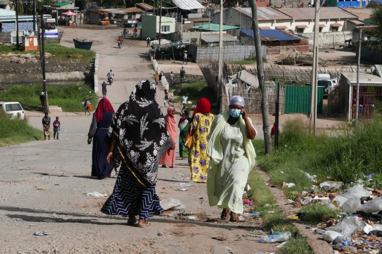 Moçambique/Ataques: MNE alerta para aumento de deslocados e pede mais apoio internacional