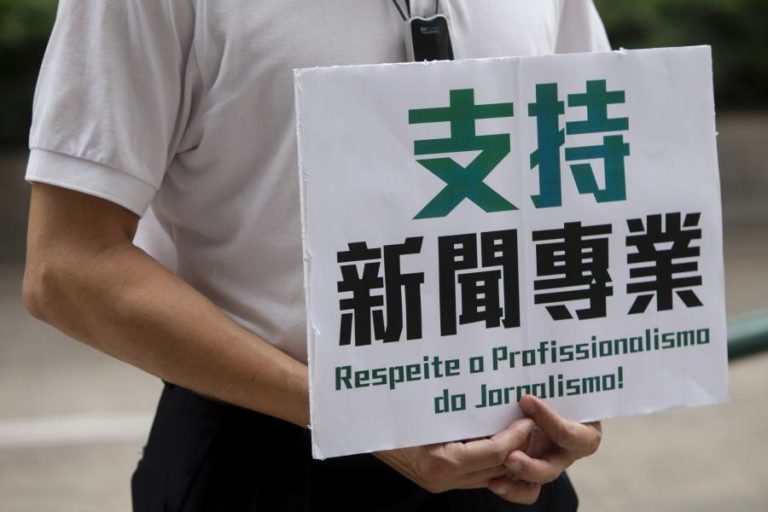 Jornalistas portugueses de Macau preocupados com eliminação de comentários sobre Tiananmen