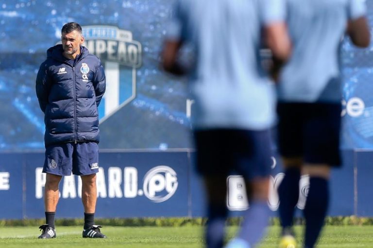 Sérgio Conceição renova com o FC Porto até 2024 e promete “títulos”