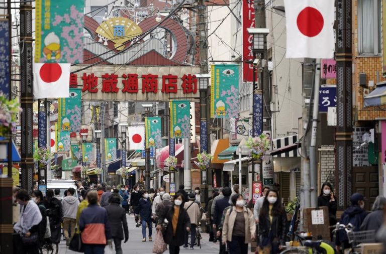 Covid-19: Japão levanta estado de emergência em grande parte do país no domingo