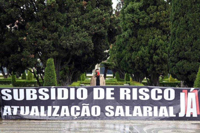 Estruturas da PSP e GNR desiludidas com valor do subsídio de risco proposto pelo Governo