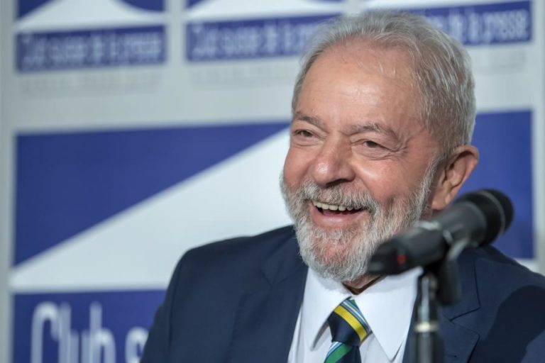 Sondagem dá vitória de Lula da Silva logo na primeira volta das presidenciais brasileiras