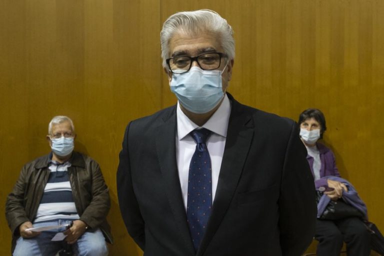 Covid-19: Governo quer travar cadeias de transmissão com limitações na AML