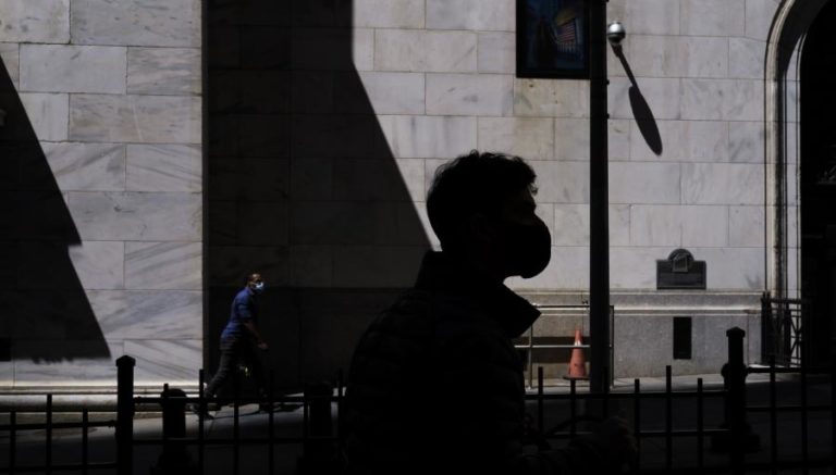 Covid-19: Pandemia já matou mais de 3,69 milhões de pessoas no mundo