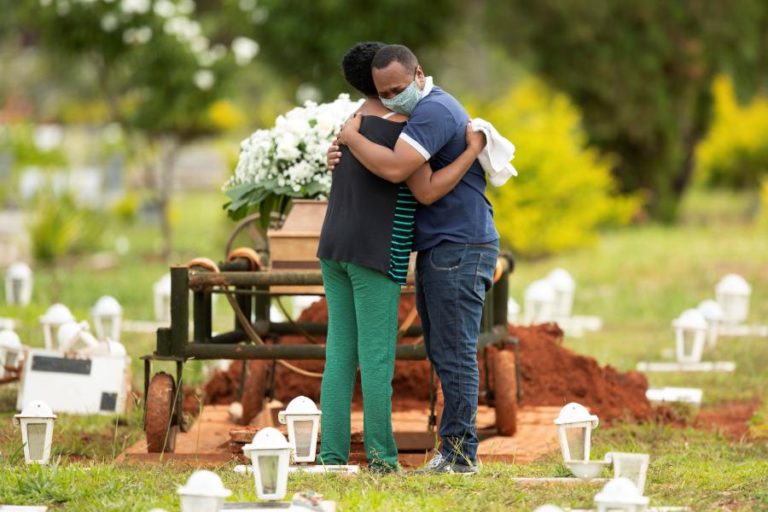 Covid-19: Brasil regista 39.637 novos casos e mais 873 mortes