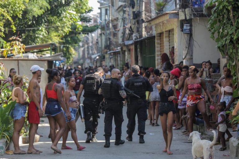 Organização denuncia abusos em operação que terminou com 28 mortos no Rio de Janeiro