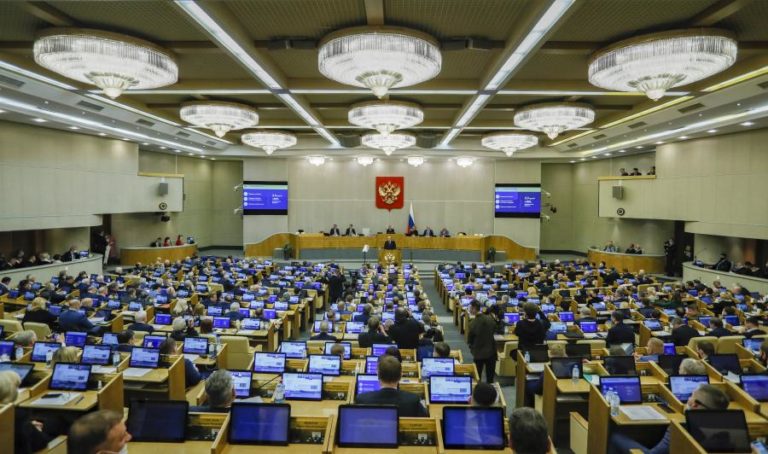 Parlamento russo aprova lei que obriga gigantes tecnológicos a abrir filiais na Rússia
